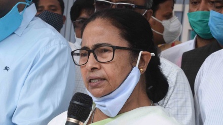 পশ্চিমবঙ্গে বোমা বিস্ফোরণে মন্ত্রীসহ আহত ২৬, ‘হত্যার ষড়যন্ত্র’ বললেন মমতা