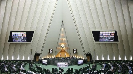 Parlamento iraní pide detener la implementación voluntaria del Protocolo Adicional