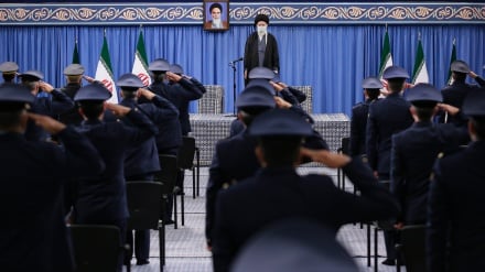 Lagu Kebangsaan Iran dalam Pertemuan Rahbar dan AU