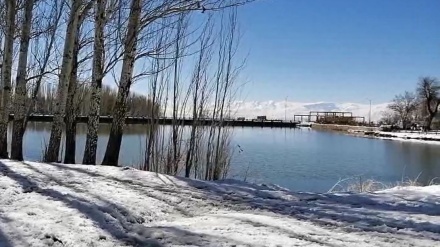 Salju Mengguyur Kota Semirom, Iran 