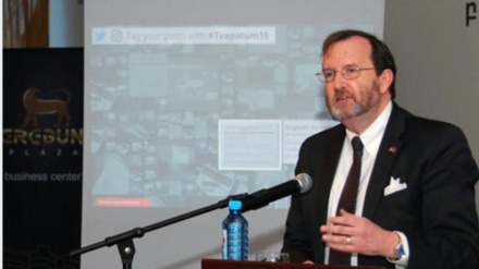 ABD, İran'a yönelik BM yaptırımlarına geri dönme iddiasını geri çekti