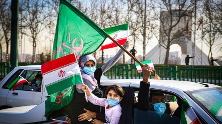 Rakyat Iran Memperingati HUT ke-42 Kemenangan Revolusi Islam