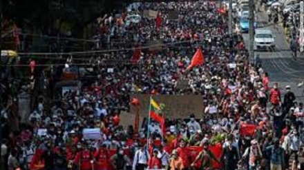 Myanmar dopo golpe, arrestati 5 reporter 