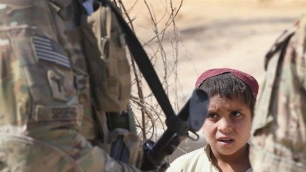 美军利用阿富汗儿童清除诱杀装置