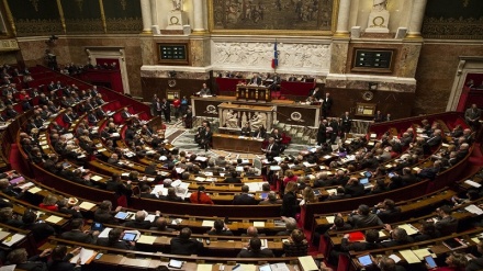 Fransa'da İslam karşıtı yasa tasarısı onaylandı
