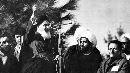 Peran Politik dan Agama dalam Revolusi Islam Iran 