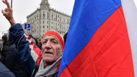 Caso Navalny, manifestanti in corteo non autorizzato nel centro di Mosca 