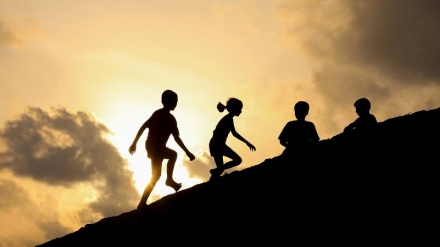 I Paesi Bassi sospendono le adozioni