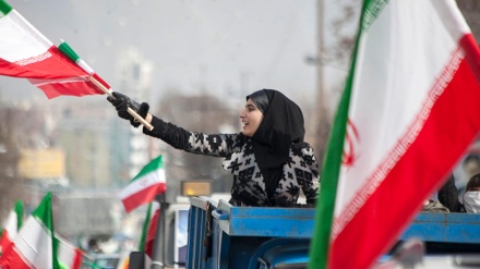 イラン全国で、イスラム革命42周年の祝賀行事が開催