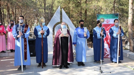 (FOTO) Al cimitero per i caduti armeni della Riv. Islamica '79
