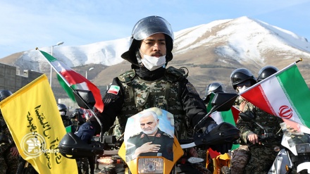 (FOTO) Popolo di Sanandaj festeggia la Rivoluzione Islamica - 1
