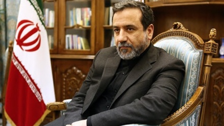 阿拉格奇会见卡塔尔外交大臣区域事务特别代表