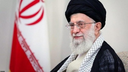イラン最高指導者、「イスラム革命は、根本的問題での役割遂行という勲章を若者の胸につけた」