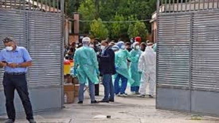 Virus: focolaio in centro migranti in Italia