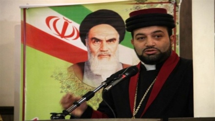 ईश्वरीय धर्मों की एकजुटता का आदर्श है ईरानः ईसाई धर्मगुरू
