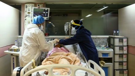 医療関係者の昼夜を分かたぬ尽力 (写真）