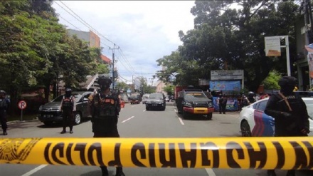 Several wounded in suspected bomb attack at Indonesia church