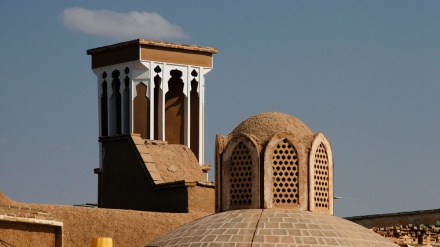イラン文明のシンボル・採風塔（バードギール）