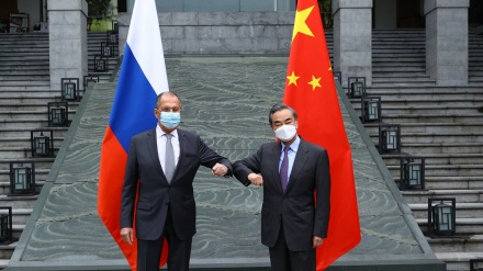 अमरीका और यूरोपीय संघ के क्रियाकलापों से रूस और चीन नाराज़