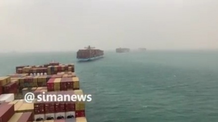 Canale di Suez, bloccato traffico marittimo