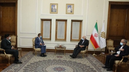 Зариф провел консультации со спецпредставителем Пакистана