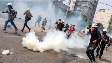 Myanmar ordusu 100 protestocuyu katletti