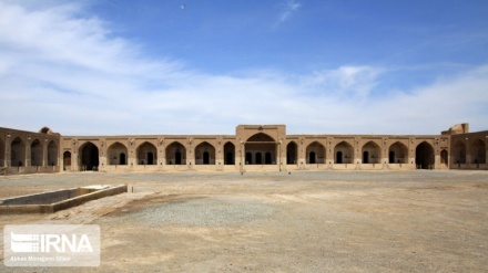 (FOTO) Caravanserraglio Derir Ghachin a Qom