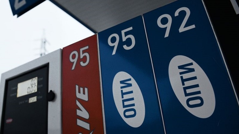 قیمت هر لیتر گازوییل  و بنزین به 7 سامانی و 80 درم افزایش یافته است