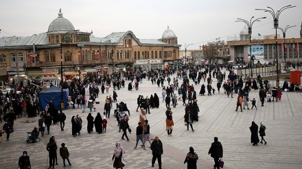 Nowruz Makin Dekat, Pengunjung Pasar Hamedan Membludak (1)