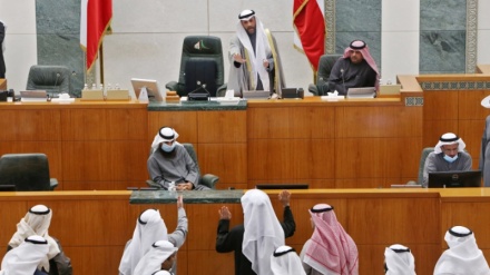 Kuwait swears in new cabinet amid deepening political crisis