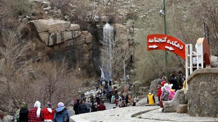 Nowruz, Ganjnameh Hamedan Ramai Pengunjung (1)