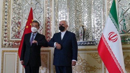 イランと中国の外相らが会談