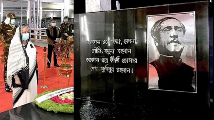 বাংলাদেশে ঐতিহাসিক ৭ মার্চ পালিত: বঙ্গবন্ধুর প্রতিকৃতিতে প্রধানমন্ত্রীর শ্রদ্ধা