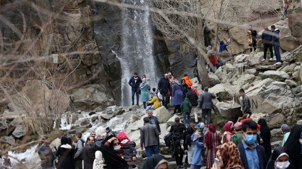 Nowruz, Ganjnameh Hamedan Ramai Pengunjung (2)