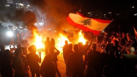 Lübnan'da kötü ekonomik şartlara karşı protesto gösterisi