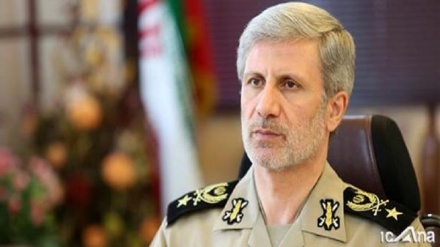 وزیر دفاع ایران: راهبرد اتکا به توان داخلی در حوزه های مختلف، طرح های دشمن را به شکست کشاند