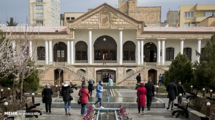Turistët në qytetin Tabriz të Iranit