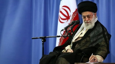 Ajetullah Khamenei: Grat martire, invalide dhe të liruara nga robëria, janë majat më të larta të krenarisë së Revolucionit Islamik