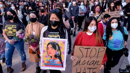 Americani protestano contro il razzismo e i crimini d'odio