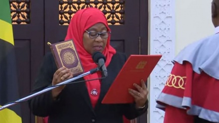 Samia Suluhu Hassan aapishwa kuwa rais wa kwanza mwanamke Tanzania na Afrika Mashariki