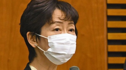 山田真貴子内閣広報官が辞職　総務省高額接待問題で