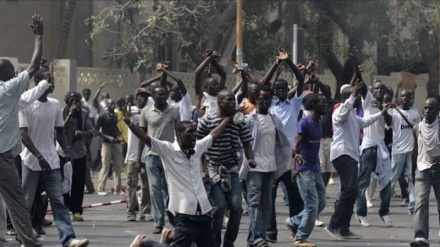 Senegal, giorni di proteste in strada: scontri sanguinosi + FOTO