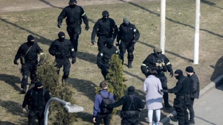 Bielorussia, nuove manifestazioni contro Lukashenko: arresti