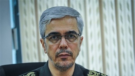 巴盖里少将：伊朗青年为捍卫革命理想大显身手