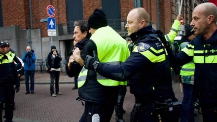 (VIDEO) Olanda, proteste anti lockdown: scontri