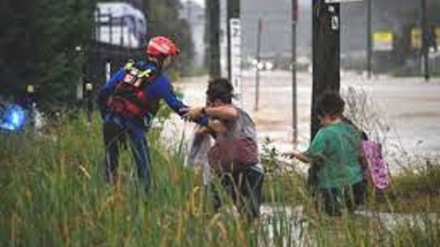 תושבים נאלצו לעזוב את בתיהם בסידני בגין הצפות