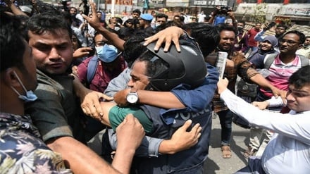  রাজধানীতে মোদি বিরোধী বিক্ষোভ মিছিল: পুলিশের লাঠিচার্জে নূরসহ বহু আহত