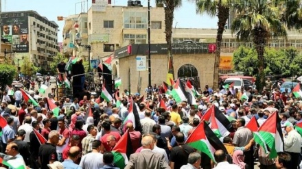 约旦河西岸巴勒斯坦举行反犹太复国主义示威活动