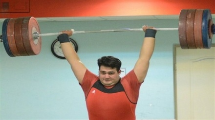 Iran’s Davoudi claims gold at Asian Weightlifting C’ships