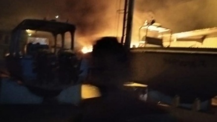 Perahu Tempur Saudi Terbakar di Pantai Timur Yaman